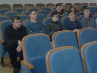 ПЕРВОЕ ЗНАКОМСТВО С РАДИОТЕХНИКОЙ