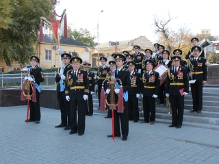 КАКОЙ ЖЕ ПРАЗДНИК БЕЗ ОРКЕСТРА?