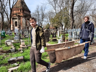 ТАГАНРОГСКИЙ НЕКРОПОЛЬ